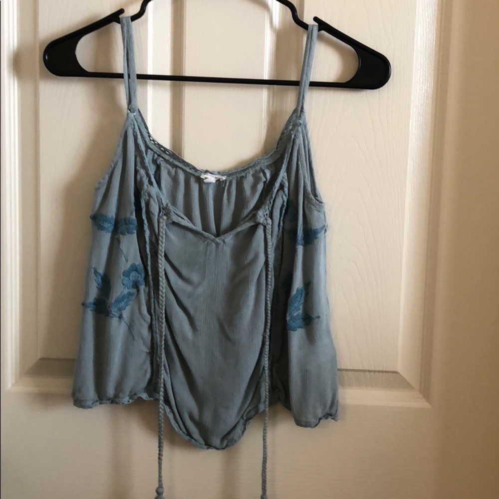 Semi cropped tank top